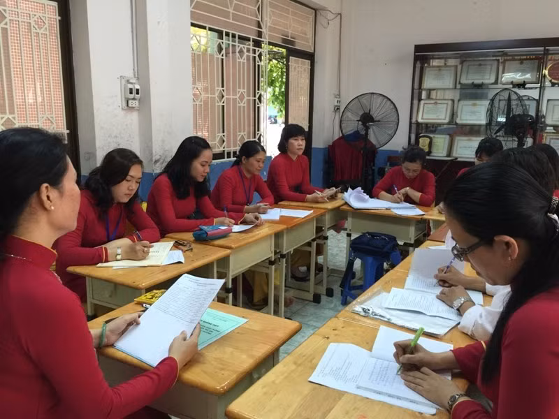 Bồi dưỡng thường xuyên giáo viên nhằm nâng cao chất lượng giáo dục (Ảnh minh họa từ thkydong.hcm.edu.vn) Bồi dưỡng thường xuyên giáo viên nhằm nâng cao chất lượng giáo dục (Ảnh minh họa từ thkydong.hcm.edu.vn)