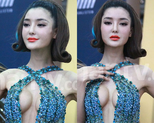 Hình ảnh mới đây của Lý Dĩnh Chi với chiếc cằm nhọn, mặt mũi sưng húp và khuôn ngực xộc xệch. Hình ảnh mới đây của Lý Dĩnh Chi với chiếc cằm nhọn, mặt mũi sưng húp và khuôn ngực xộc xệch.