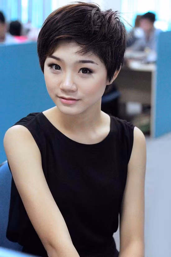 Trước đây, người mẫu Trà My sở hữu gương mặt bầu bĩnh, dễ thương dù chiếc mũi hơi to