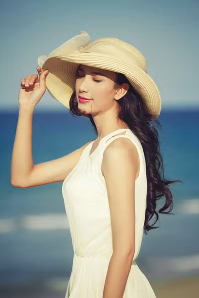 Hoa hậu Du lịch Việt Nam 2008 Ngọc Diễm gợi cảm ở thành phố biển Cam Ranh. Hoa hậu Du lịch Việt Nam 2008 Ngọc Diễm gợi cảm ở thành phố biển Cam Ranh.