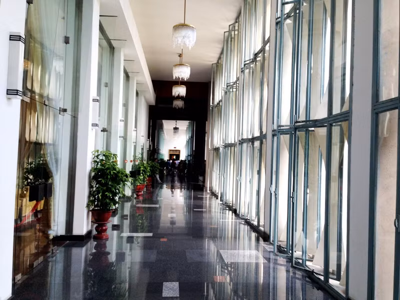 Một góc nguy nga của dinh Thống Nhất.