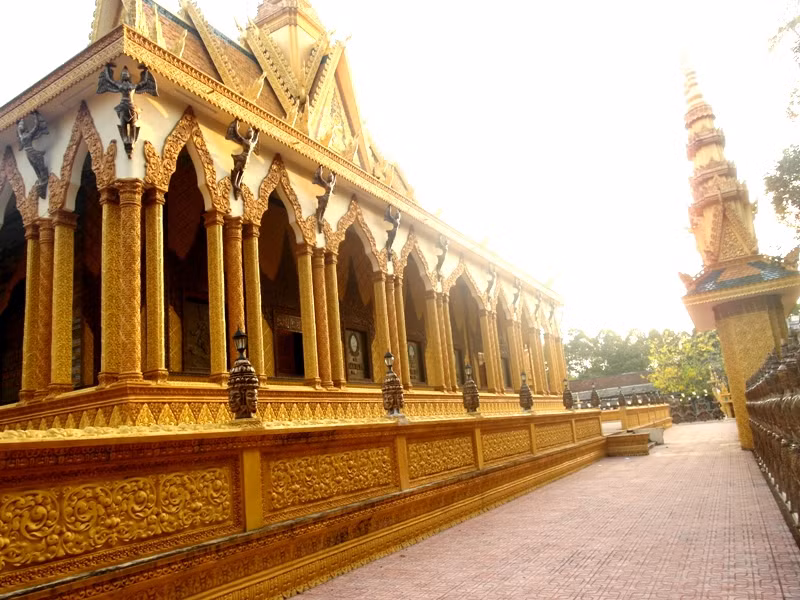 Chùa Cà Hom nhìn từ phía trước.