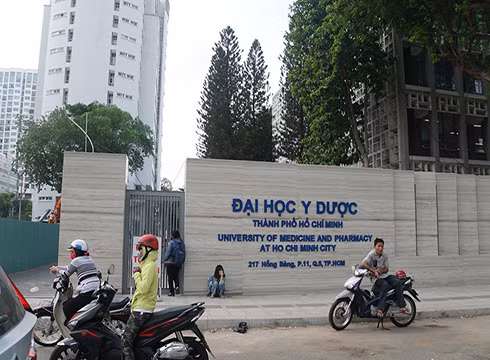 Bắt đầu từ sáng ngày 9/3, khoảng 14.000 sinh viên Trường Đại học Y Dược quay trở lại trường học (ảnh: P.L)