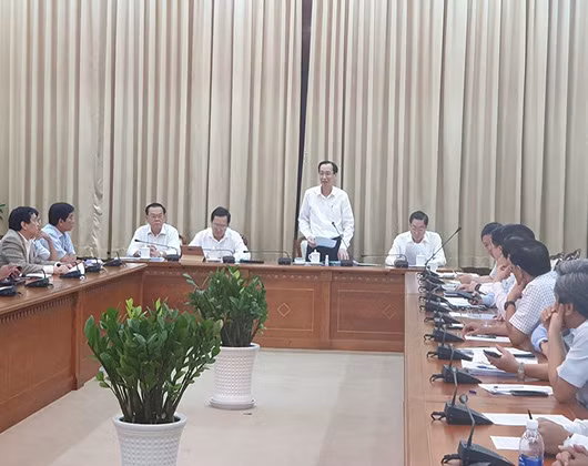 Phó Chủ tịch thường trực Ủy ban nhân dân Thành phố Hồ Chí Minh phát biểu tại buổi họp (ảnh: P.L) Phó Chủ tịch thường trực Ủy ban nhân dân Thành phố Hồ Chí Minh phát biểu tại buổi họp (ảnh: P.L)