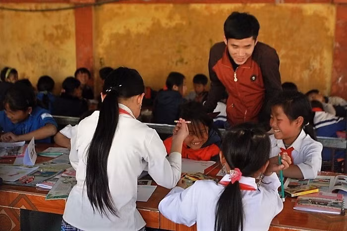 Góc học và thư viện ngoài trời của nhà trường luôn rộn rã tiếng cười của thầy trò (Ảnh:V.N)