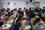 Tây cũng có dạy thêm, nhưng người ta không vác học sinh chính khóa về nhà mình