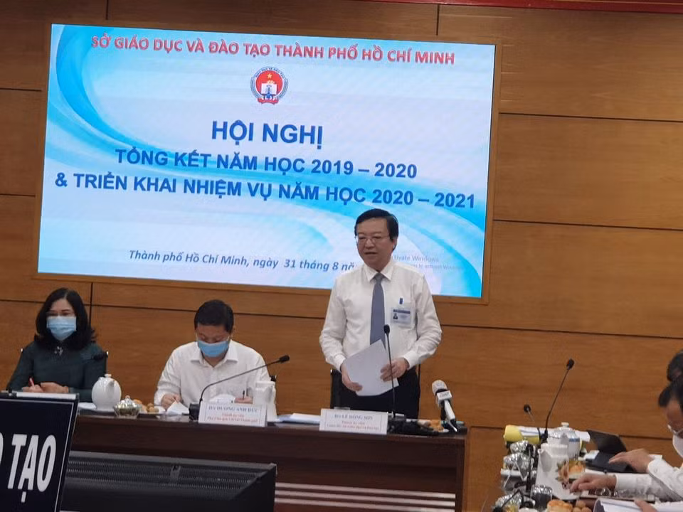 Ông Lê Hồng Sơn - Giám đốc Sở Giáo dục Thành phố Hồ Chí Minh phát biểu (ảnh: P.L) Ông Lê Hồng Sơn - Giám đốc Sở Giáo dục Thành phố Hồ Chí Minh phát biểu (ảnh: P.L)