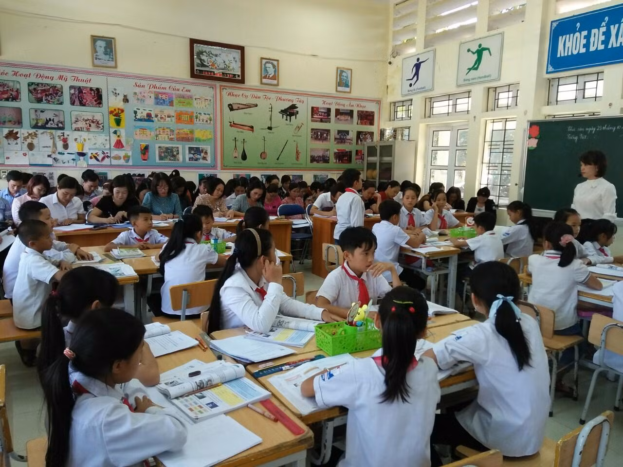 Học sinh trường Tiểu học Thanh Luông, xã Thanh Luông huyện Điện Biên, Điện Biên (Ảnh: Phòng Giáo dục và Đào tạo thành phố Điện Biên) Học sinh trường Tiểu học Thanh Luông, xã Thanh Luông huyện Điện Biên, Điện Biên (Ảnh: Phòng Giáo dục và Đào tạo thành phố Điện Biên)