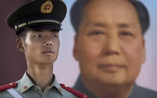 Chính Mao Trạch Đông là người đã quyết định thừa cơ cất quân xâm lược nốt nửa phía Tây quần đảo Hoàng Sa của Việt Nam năm 1974.