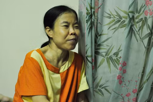 Cô Hạnh, mẹ của em Nguyễn Trung Hiếu. Cô Hạnh, mẹ của em Nguyễn Trung Hiếu.
