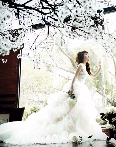 LaLa của Bộ tứ 10A8 đây mà. Mang vẻ đẹp dịu hiền, nữ tính, LaLa là một trong những "cô dâu hot girl" đẹp nhất khi diện váy cưới. LaLa của Bộ tứ 10A8 đây mà. Mang vẻ đẹp dịu hiền, nữ tính, LaLa là một trong những "cô dâu hot girl" đẹp nhất khi diện váy cưới.