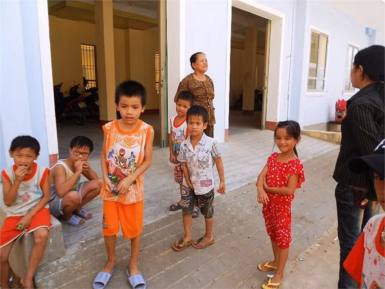 Trẻ em là những đối tượng rất dễ bị côn trùng lạ đốt