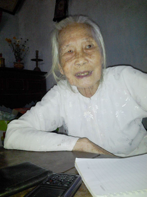 Những thay đổi sau lần "chết đi sống lại" của cụ Sương tạo ra nhiều sự tò mò, hiếu kỳ. Một số đoàn khoa học của nước ngoài từng đến tìm hiểu nhưng vẫn chưa có câu trả lời thỏa đáng Những thay đổi sau lần "chết đi sống lại" của cụ Sương tạo ra nhiều sự tò mò, hiếu kỳ. Một số đoàn khoa học của nước ngoài từng đến tìm hiểu nhưng vẫn chưa có câu trả lời thỏa đáng