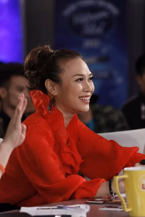 Màu đỏ sang trọng và quý phái.
