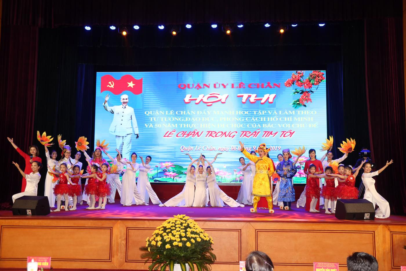 Phần thi tiểu phẩm của Đội thi khối các trường mầm non quận Lê Chân (Ảnh: Lã Tiến) Phần thi tiểu phẩm của Đội thi khối các trường mầm non quận Lê Chân (Ảnh: Lã Tiến)