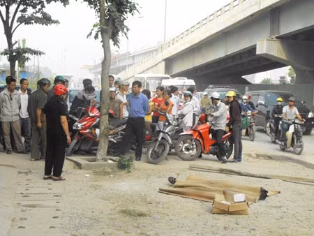 Thi thể nạn nhân được phát hiện ngay ven đường