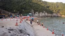 Đang phá núi hay san đất để làm đại dự án Flamingo ở khu sinh quyển Cát Bà? ảnh 2