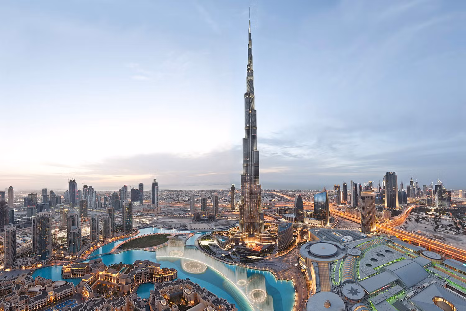 01 Tháp Burj Khalifa - UAE.jpg