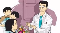 Quà của học trò dưới ánh mắt thầy Trần Nguyên Hào