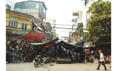 Và chợ Hòa Bình (chợ Trời) bây giờ