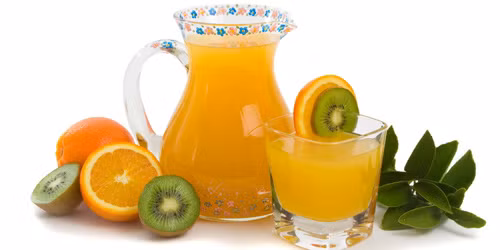 Kiwi và cam chanh chứa nhiều vitamin C