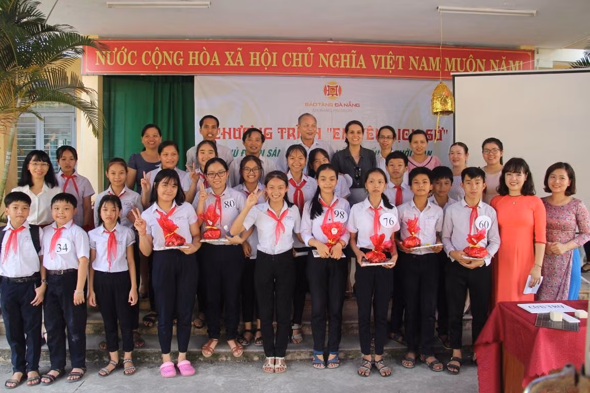 Chương trình ý nghĩa này đã thu hút sự tham gia của học sinh, giáo viên tại nhiều trường học. Chương trình ý nghĩa này đã thu hút sự tham gia của học sinh, giáo viên tại nhiều trường học.