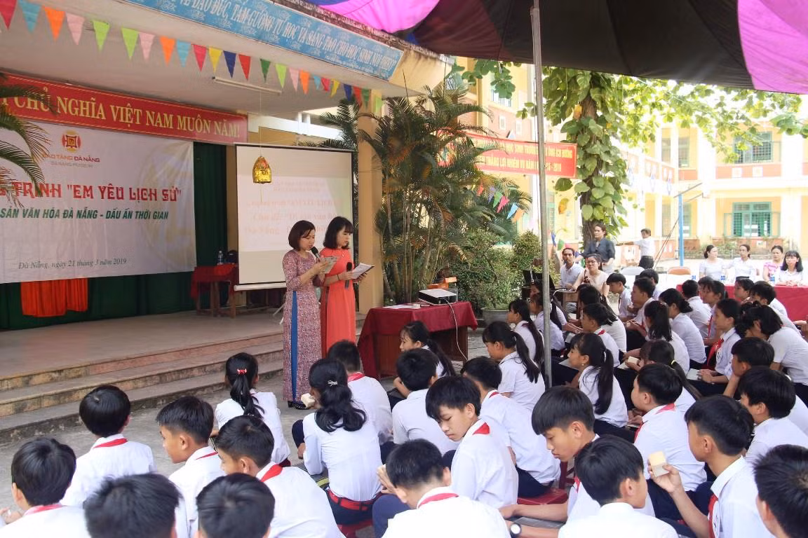 Cuộc thi được tổ chức theo mô hình cuộc thi "rung chuông vàng" của Đài truyền hình Việt Nam. Cuộc thi được tổ chức theo mô hình cuộc thi "rung chuông vàng" của Đài truyền hình Việt Nam.