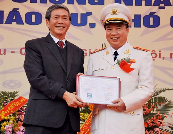 Chùm ảnh: Phong tặng 42 Giáo sư, 427 Phó Giáo sư