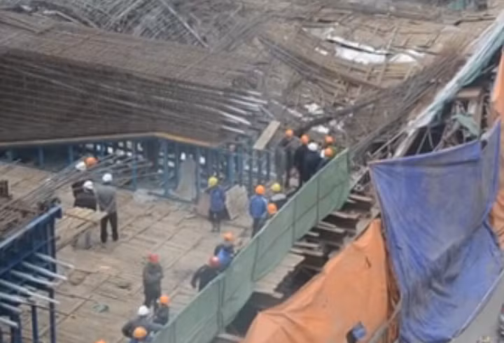 Hiện trường vụ sập giàn giáo. Hiện trường vụ sập giàn giáo.