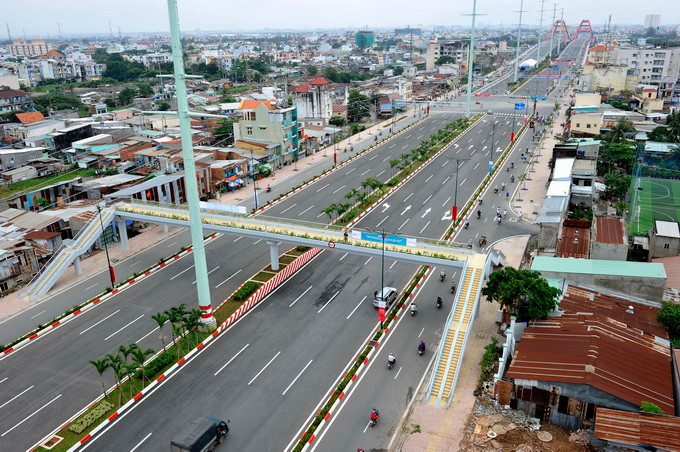Đường Tân Sơn Nhất - Bình Lợi - vành đai ngoài (Ảnh: Minh Đức) Đường Tân Sơn Nhất - Bình Lợi - vành đai ngoài (Ảnh: Minh Đức)