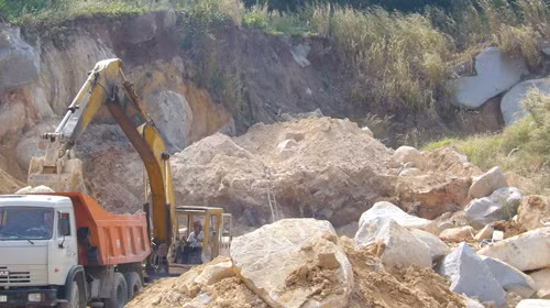 Khai thác đá tại núi Hòn Sóc, xã Thổ Sơn, huyện Hòn Đất, Kiên Giang. Ảnh: TTO. Khai thác đá tại núi Hòn Sóc, xã Thổ Sơn, huyện Hòn Đất, Kiên Giang. Ảnh: TTO.