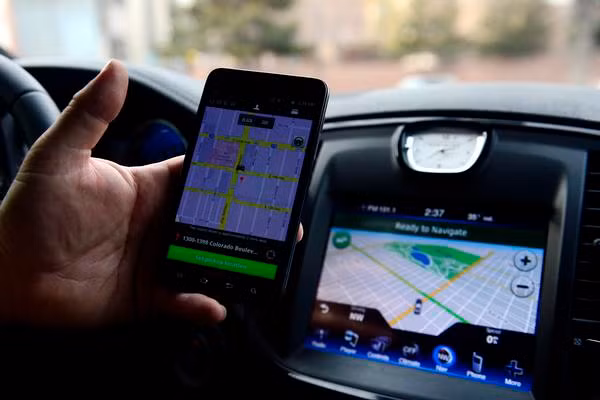 Cần phải trả lời được câu hỏi: Vì sao Uber taxi bị nhiều nước tẩy chay? Cần phải trả lời được câu hỏi: Vì sao Uber taxi bị nhiều nước tẩy chay?