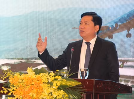 Bộ trưởng Đinh La Thăng cho biết, cần phải minh bạch việc sử dụng các nguồn vốn, để khi người dân bỏ phí ra sử dụng thì biết được có đáng không.