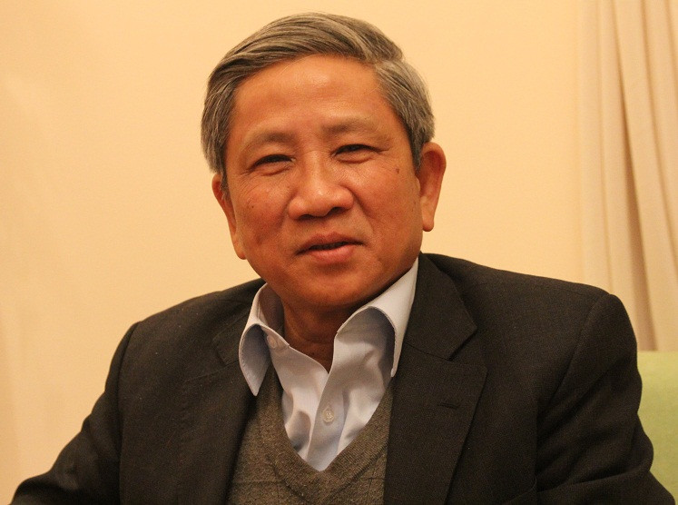 GS. Nguyễn Minh Thuyết: Chỗ nào cũng thấy người dân nói phải chi tiền, việc nhỏ thì tiền nhỏ, việc lớn thì tiền lớn. Ảnh: Ngọc Quang. GS. Nguyễn Minh Thuyết: Chỗ nào cũng thấy người dân nói phải chi tiền, việc nhỏ thì tiền nhỏ, việc lớn thì tiền lớn. Ảnh: Ngọc Quang.
