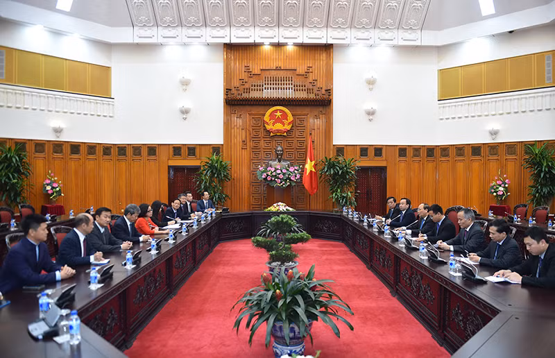 Thủ tướng Nguyễn Xuân Phúc tiếp các doanh nhân tới từ Trung Quốc. ảnh: vgp. Thủ tướng Nguyễn Xuân Phúc tiếp các doanh nhân tới từ Trung Quốc. ảnh: vgp.