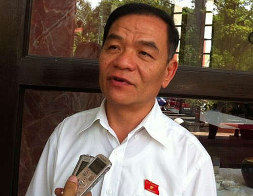 Đại biểu Lê Thanh Vân cho rằng phải xem lại cơ chế giám sát cán bộ. ảnh: Ngọc Quang.