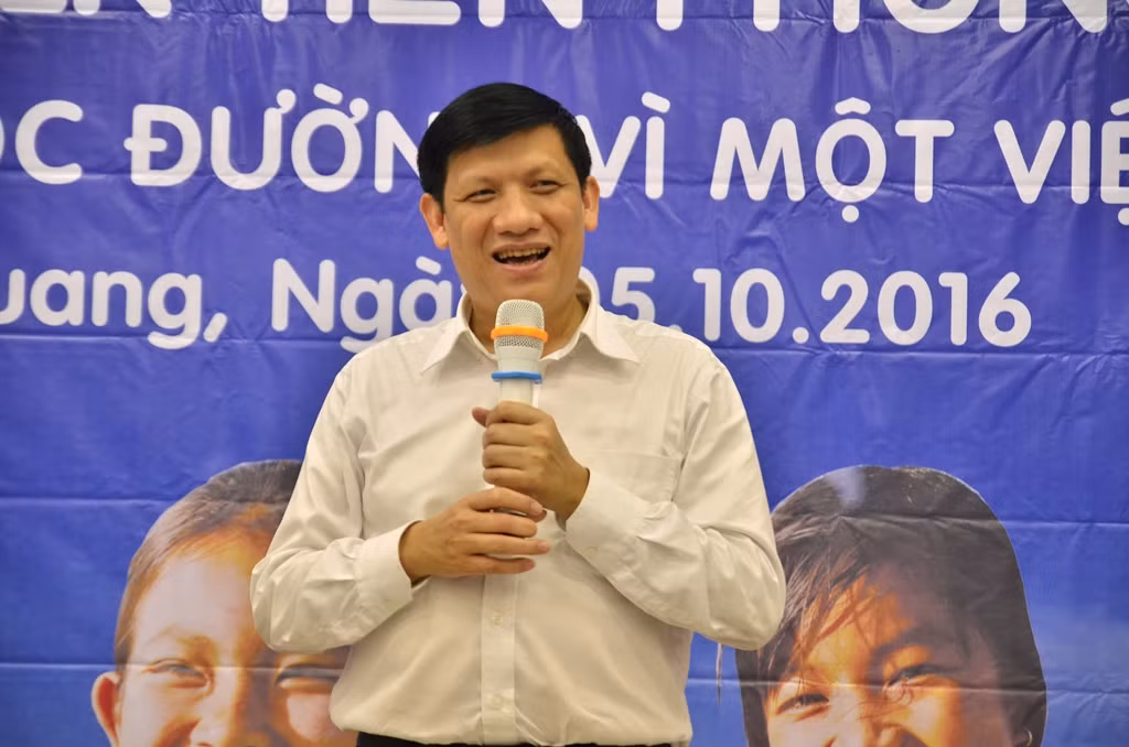 Thứ trưởng Bộ Y tế Nguyễn Thanh Long cảm ơn sự giúp đỡ của Vinamilk trong suốt 10 năm thực hiện triển khai chương trình Sữa học đường.