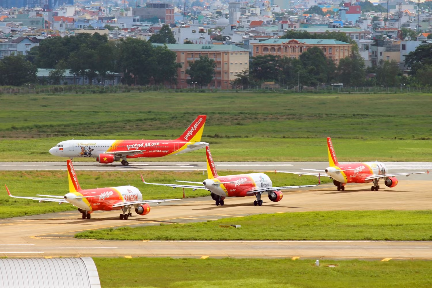 Vietjet đồng hành cùng Lễ hội âm nhạc hấp dẫn nhất Châu Á Quest Festival 2016 - ảnh nguồn Vietjet Air. Vietjet đồng hành cùng Lễ hội âm nhạc hấp dẫn nhất Châu Á Quest Festival 2016 - ảnh nguồn Vietjet Air.