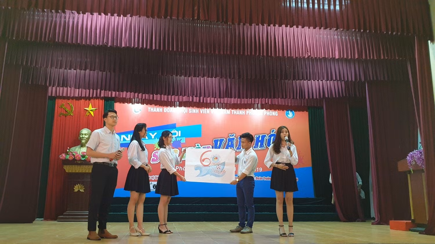 Phần thi của hội sinh viên Việt Nam (Ảnh: Lã Tiến) Phần thi của hội sinh viên Việt Nam (Ảnh: Lã Tiến)
