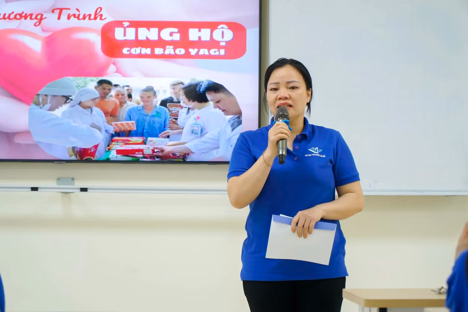 Sinh viên Nông Thị Tàu chia sẻ tại buổi lễ