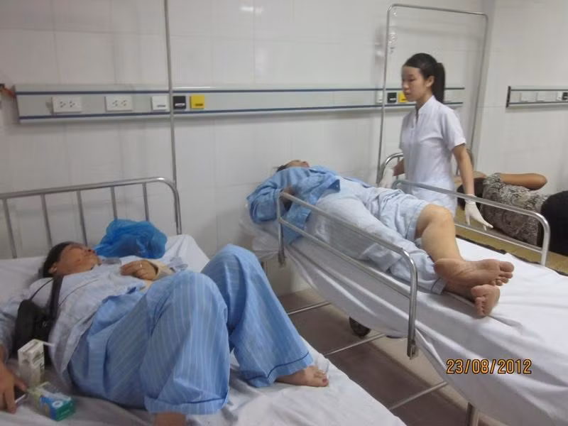 Các nạn nhân bị thương đang nằm điều trị tại Bệnh viện 115 Nghệ An
