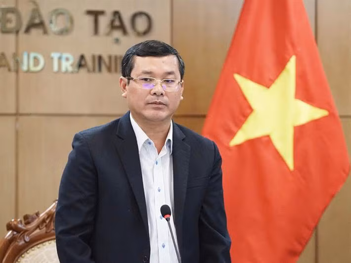 Thứ trưởng Nguyễn Văn Phúc (ảnh: moet.gov.vn) Thứ trưởng Nguyễn Văn Phúc (ảnh: moet.gov.vn)