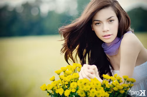 Hồ Ngọc Hà vừa trải qua một cuộc tiểu phẫu nhỏ ở thanh quản và cổ họng. Lý do dẫn đến cuộc tiểu phẩu này do cổ họng và thanh quản bị nang nước. Triệu chứng này khiến giọng nói và hát bị rè, cổ họng đau rát khi nói. Trong lần khám sức khỏe tổng quát định kỳ tại Singapore hồi đầu năm 2012, bác sỹ đã khuyên Hồ Ngọc Hà nên sớm tiến hành tiểu phẩu để sau này giọng hát và tiếng nói không bị ảnh hưởng. (Theo infonet) Hồ Ngọc Hà vừa trải qua một cuộc tiểu phẫu nhỏ ở thanh quản và cổ họng. Lý do dẫn đến cuộc tiểu phẩu này do cổ họng và thanh quản bị nang nước. Triệu chứng này khiến giọng nói và hát bị rè, cổ họng đau rát khi nói. Trong lần khám sức khỏe tổng quát định kỳ tại Singapore hồi đầu năm 2012, bác sỹ đã khuyên Hồ Ngọc Hà nên sớm tiến hành tiểu phẩu để sau này giọng hát và tiếng nói không bị ảnh hưởng. (Theo infonet)