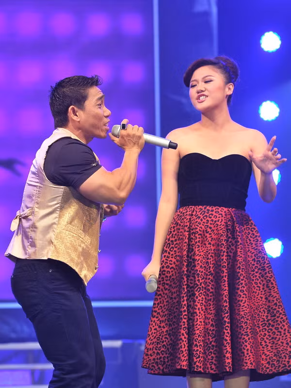 Em có nghe thấy anh... hét gì không???