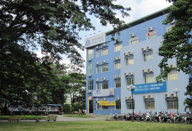 Mâu thuẫn ngày càng dữ dội tại Đại học Hoa Sen khiến các giảng viên, nhân viên luôn ở trong tâm thế bất an. Mâu thuẫn ngày càng dữ dội tại Đại học Hoa Sen khiến các giảng viên, nhân viên luôn ở trong tâm thế bất an.