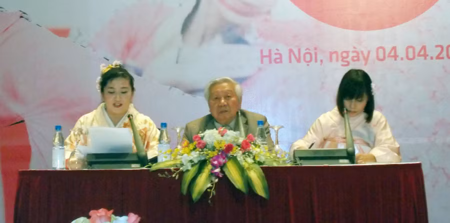 Buổi họp báo công bố chương trình Lễ hội Hoa Anh đào sắp tới tại Hà Nội.