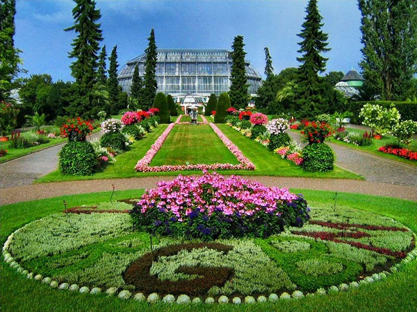 2. Vườn Botanischer, Đức Botanischer được đánh giá là một trong những khu vườn quan trọng nhất trên thế giới. Được xây dựng từ năm 1897 - 1910, Botanischer hiện là một phần của trường ĐH Freie ở thủ đô Berlin. 2. Vườn Botanischer, Đức Botanischer được đánh giá là một trong những khu vườn quan trọng nhất trên thế giới. Được xây dựng từ năm 1897 - 1910, Botanischer hiện là một phần của trường ĐH Freie ở thủ đô Berlin.