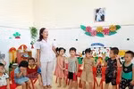 Cô giáo mầm non vừa điều trị ung thư vừa chăm sóc trẻ thơ