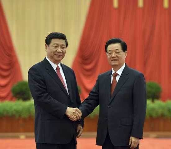 Ông Hồ Cẩm Đào, cựu Tổng bí thư chúc mừng người kế nhiệm, Tập Cận Bình