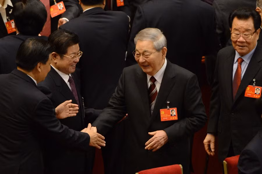 Các quan chức tham dự đại hội thăm hỏi cựu Thủ tướng Chu Dung Cơ